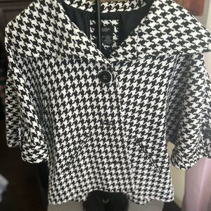Peck & Peck Black and White Houndstooth Button jacket.